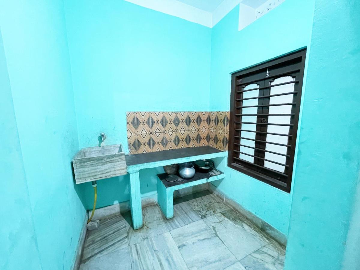Hotel Radha Krishna بوري المظهر الخارجي الصورة