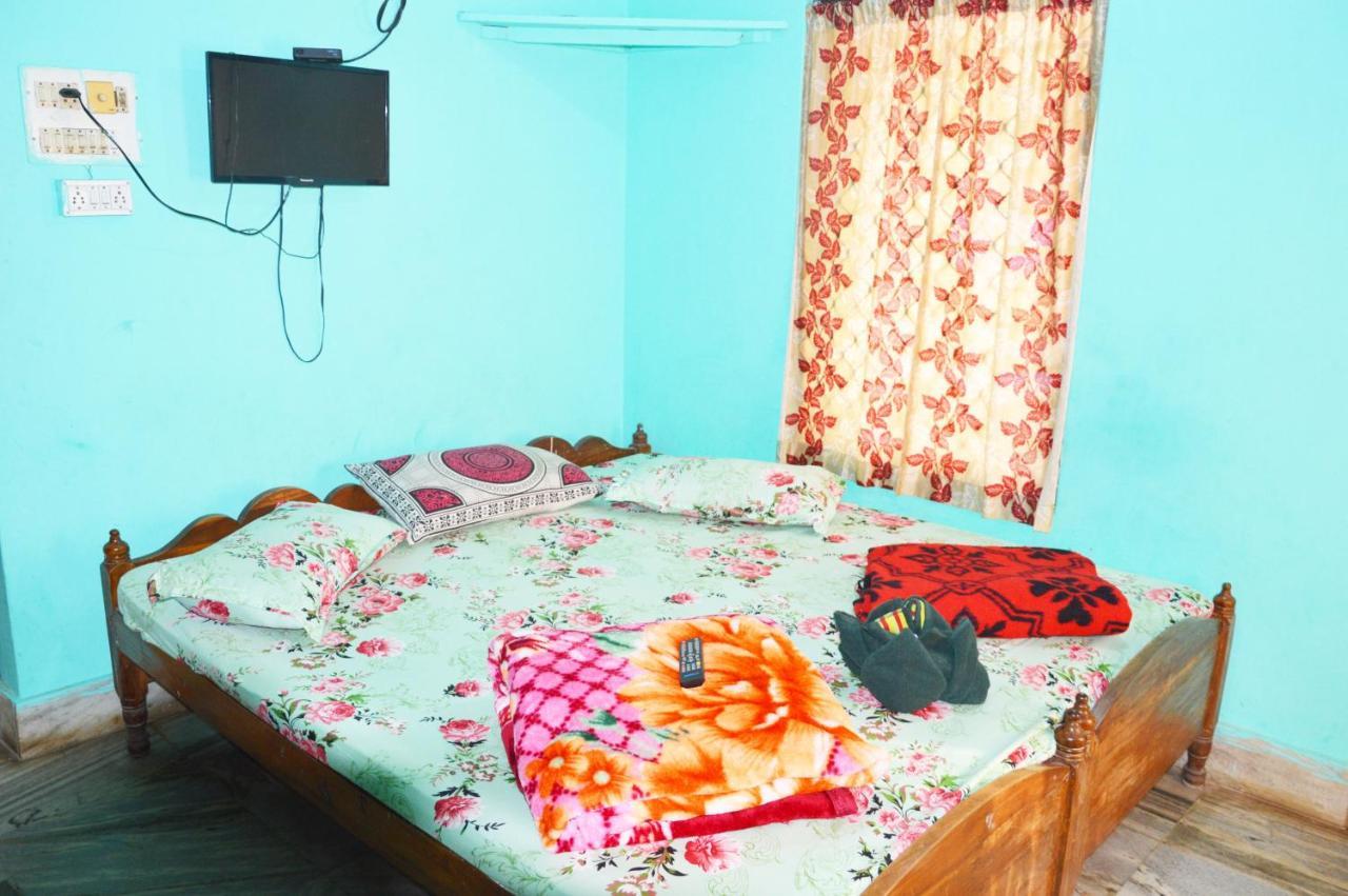 Hotel Radha Krishna بوري المظهر الخارجي الصورة