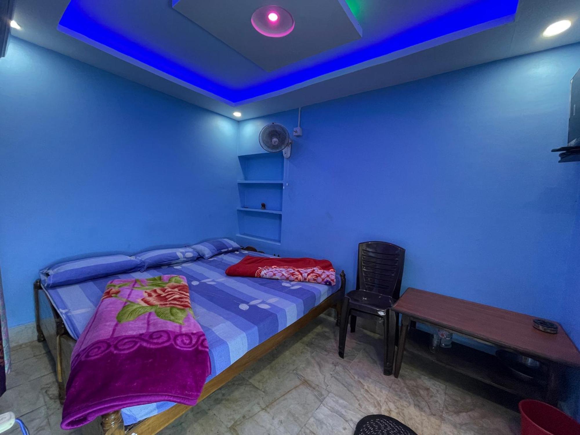 Hotel Radha Krishna بوري المظهر الخارجي الصورة