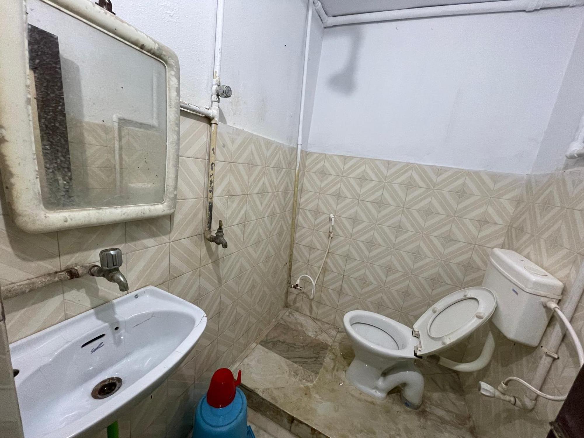 Hotel Radha Krishna بوري المظهر الخارجي الصورة