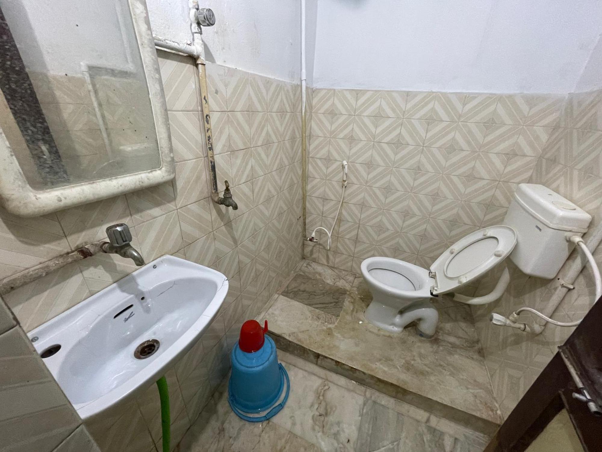 Hotel Radha Krishna بوري المظهر الخارجي الصورة