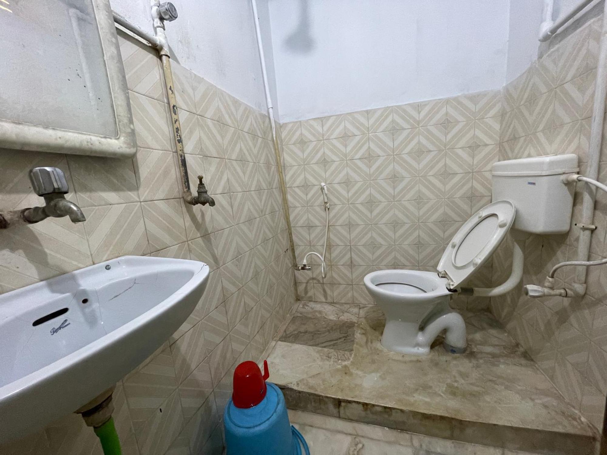 Hotel Radha Krishna بوري المظهر الخارجي الصورة